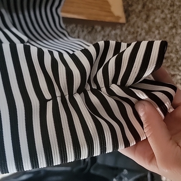 Have size medium blazer - Picture 4 of 5